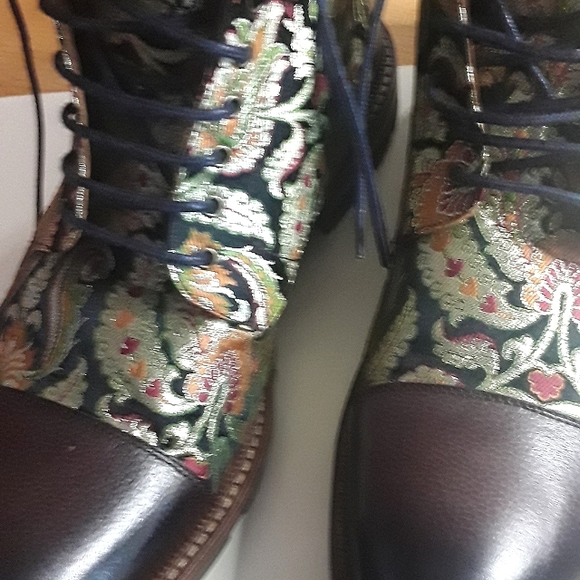 Exotic HANDCRAFTED Spanish made and designed euro size 44 custom boot - Picture 4 of 15